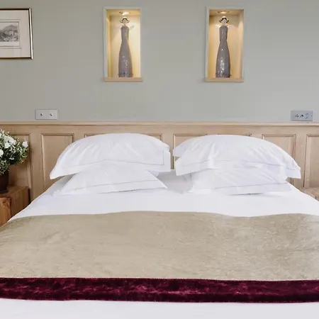 Готель La Maison De Lucie 3*