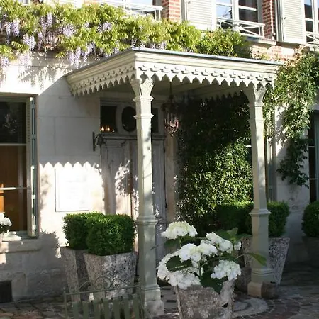 La Maison De Lucie Готель 3*