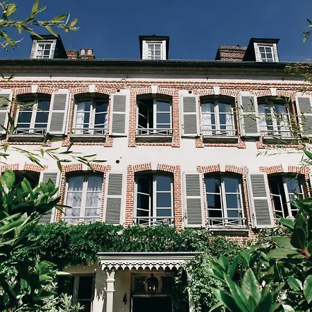 La Maison De Lucie Hotell 3*