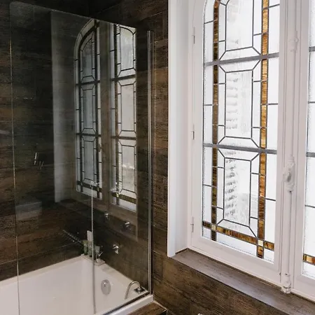 Hotell La Maison De Lucie 3*