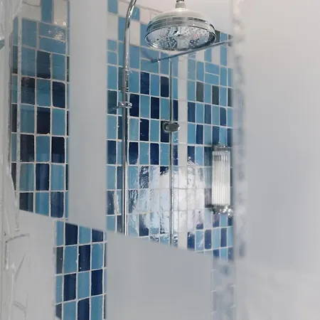 La Maison De Lucie Hotell 3*