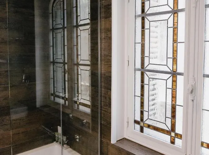 Hotell La Maison De Lucie 3*