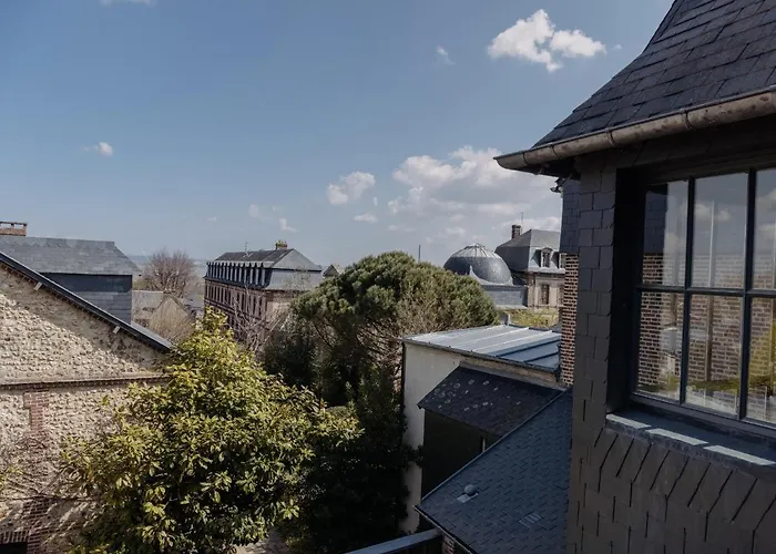 Hotell La Maison De Lucie 3*