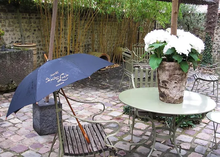 Hotell La Maison De Lucie 3*