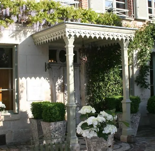 La Maison De Lucie Hotell 3*